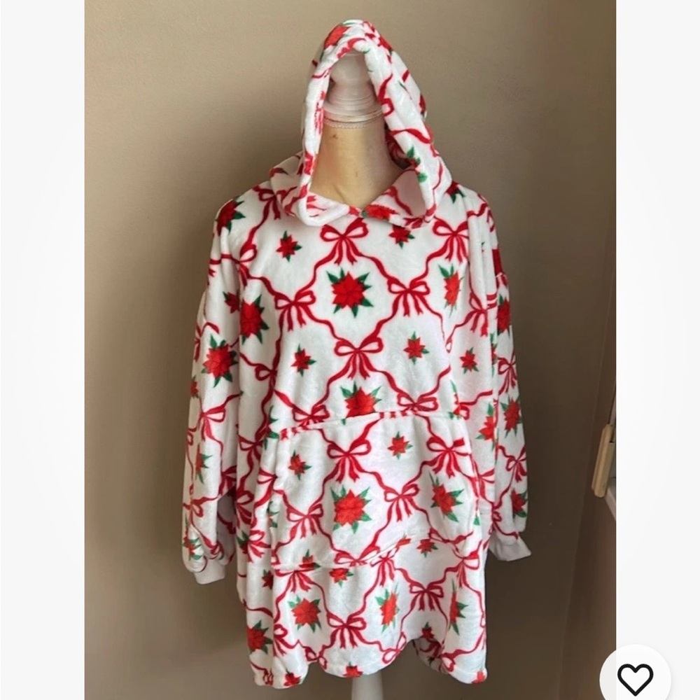 Marlo Lorenz Throwzy Poncho Christmas Bows Poinsettias New Gift One Size